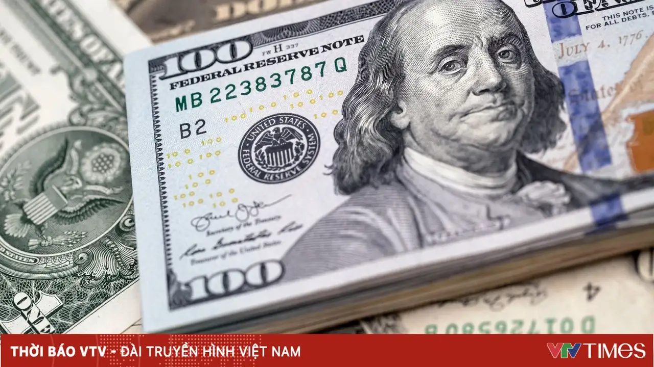 تراجع الدولار الأمريكي ليسجل أدنى مستوى له في الأسواق منذ عدة أسابيع